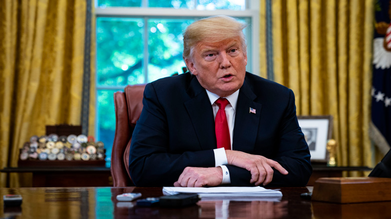 ترامپ از احتمال سقوط دولت ایران خبر داد